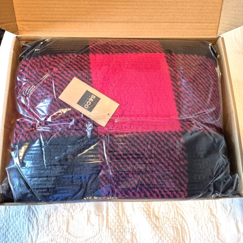 Safdie Buffalo Plaid Sherpa fleece reversible hooded throw 48 x 65 NEW IN BOX